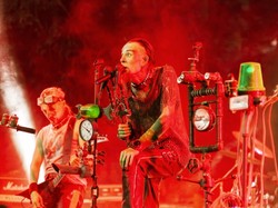 Wokalista Rammstein ma kłopoty. Fanka zarzuca mu podanie „tabletki gwałtu” i przemoc