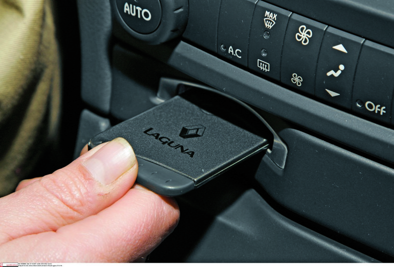 Renault Laguna II – karta hands free