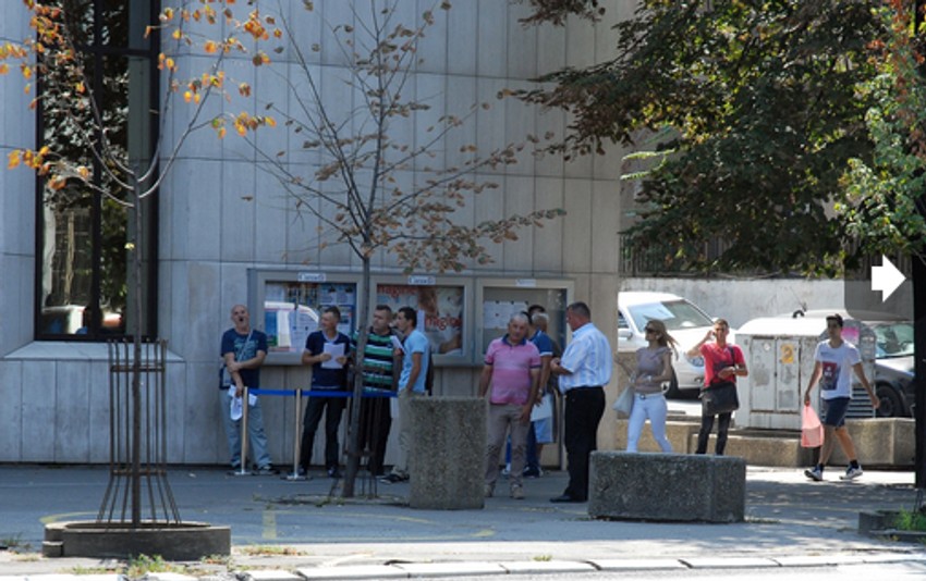 Red ispred nemačke ambasade 