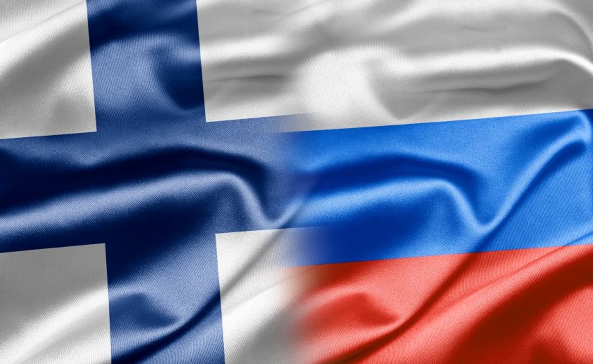 Flagi Finlandii i Rosji