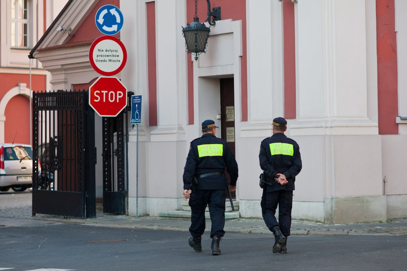 Poznań chce walczyć z dopalaczami i zapowiada więcej patroli