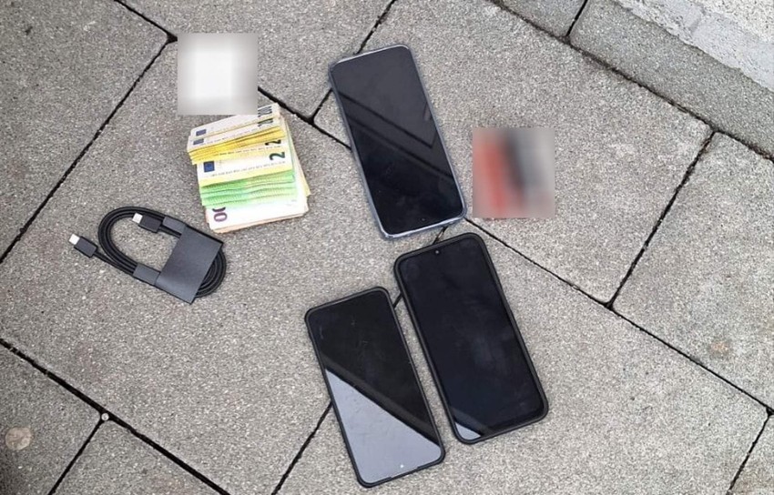 Novac i mobilni telefoni 