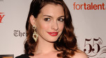 Anne Hathaway na gali Drama Desk w Nowym Jorku