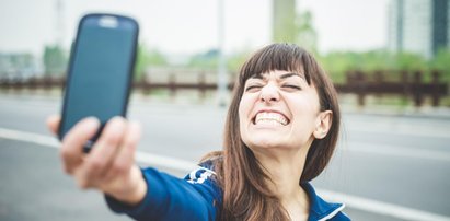 Genialny sposób na selfie! Musisz to zobaczyć