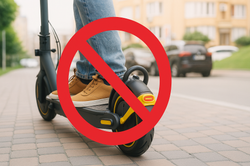 Surowe kary za jazdę hulajnogą elektryczną – nawet 5 tys. zł mandatu! Policja zapowiada zero tolerancji