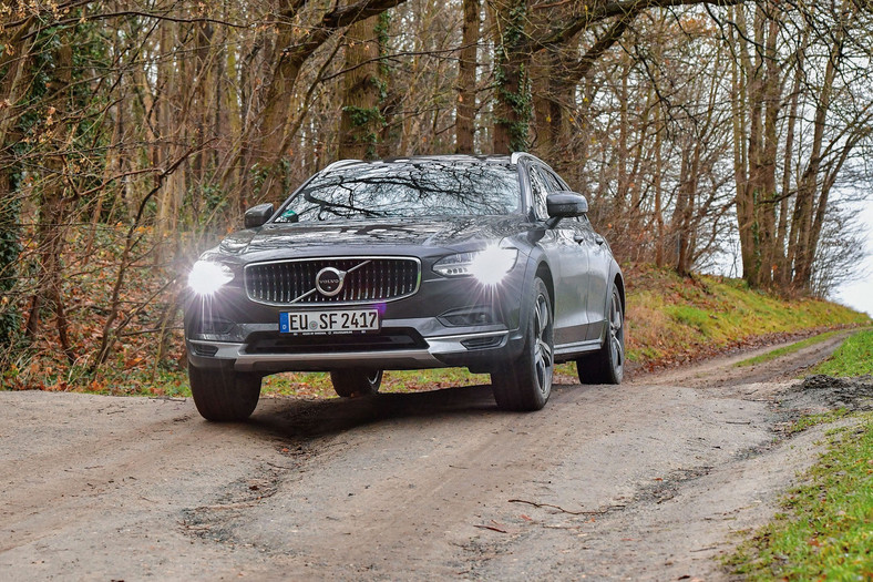 Volvo V90 Cross Country (2021)