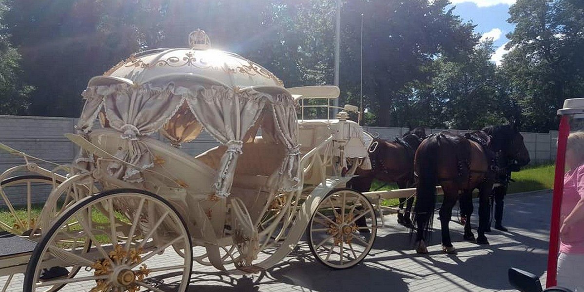 Tczew. Złota kareta pod porodówką. Bułgar przyjechał po żonę i dziecko