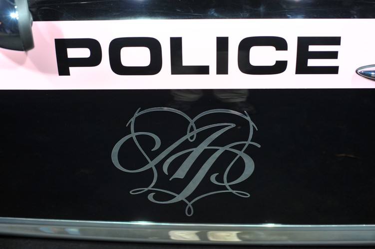 Właściciel firmy Joseph Corré razem z żoną stworzyli niezwykły radiowóz z najnowszego miniaka w wersji clubman.