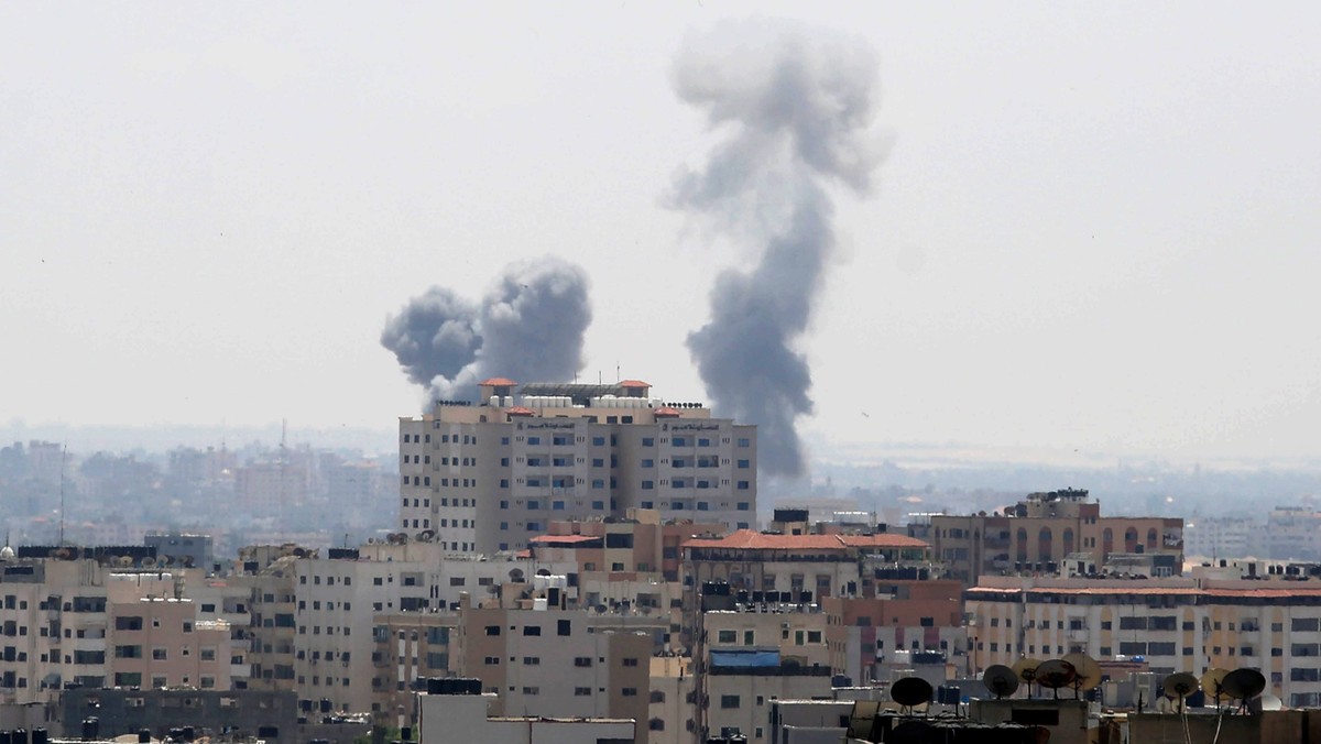 Siły Powietrzne Izraela przeprowadziły dziś na północy Strefy Gazy naloty na dziewięć "celów wojskowych" radykalnej organizacji palestyńskiej Hamas - poinformowała w komunikacie izraelska armia, nie podając, czy są jakieś ofiary śmiertelne.