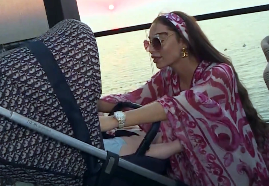 Soraja u Crnoj Gori sa sinom