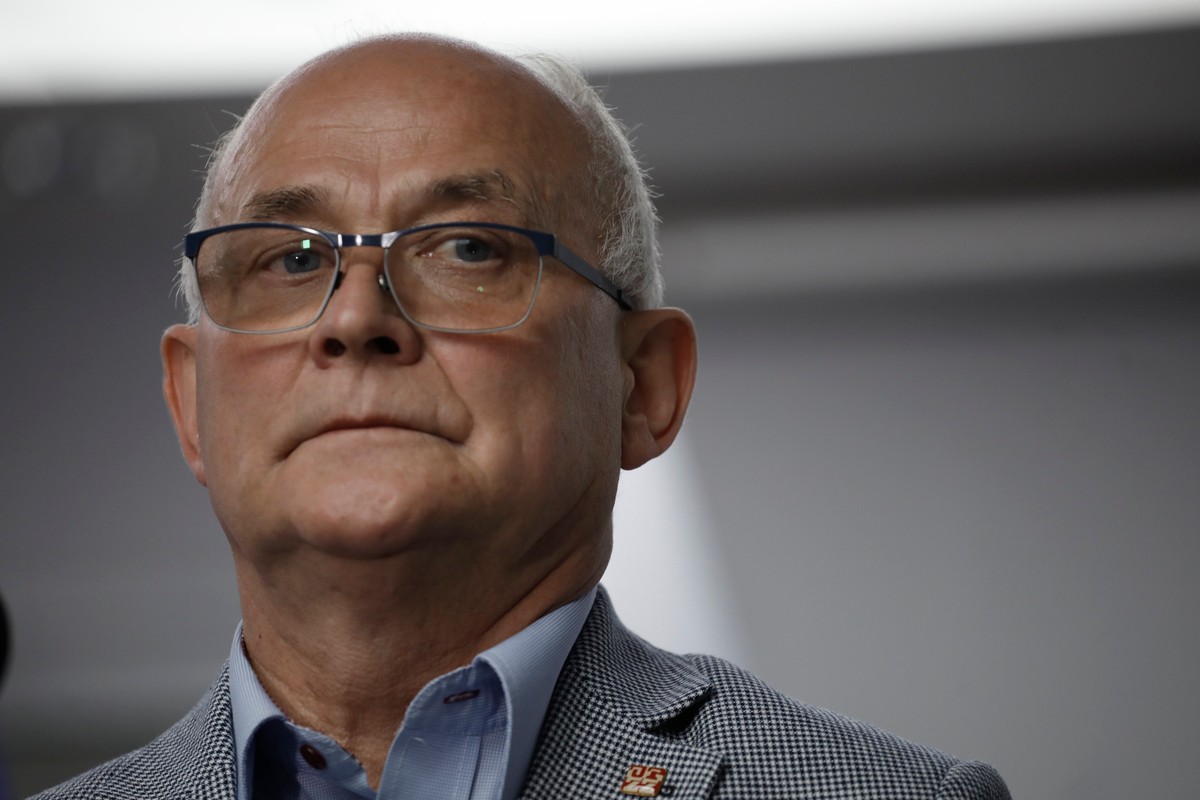 22.06.2020 Warszawa , Polna 7a . Przewodniczacy OPZZ Andrzej Radzikowski podczas konferencji prasowej po spotkaniu prezydenta Warszawy , kandydata KO na prezydenta RP Rafala Trzaskowskiego z przedstawicielami zwiazkow zawodowych . Fot. Maciek Jazwiecki / Agencja Gazeta