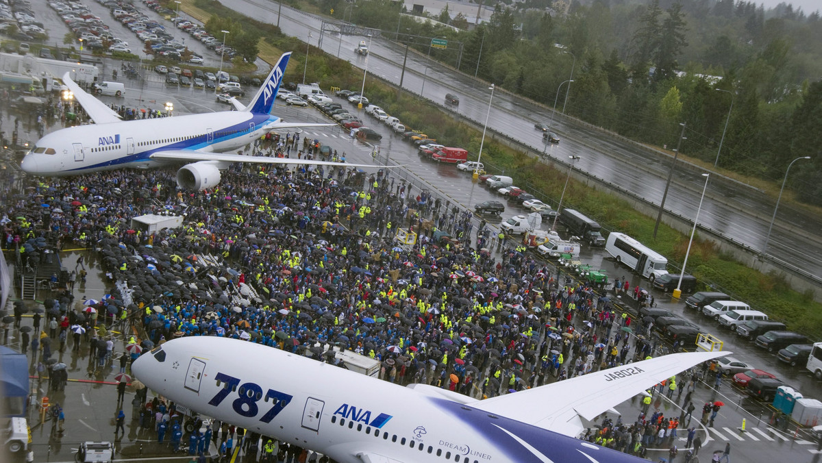 Boeing 787 ("Dreamliner") wylądował dzisiaj w Tokio (Japonia). Pierwszy egzemplarz tego nowoczesnego samolotu trafił do japońskich linii lotniczych ANA.