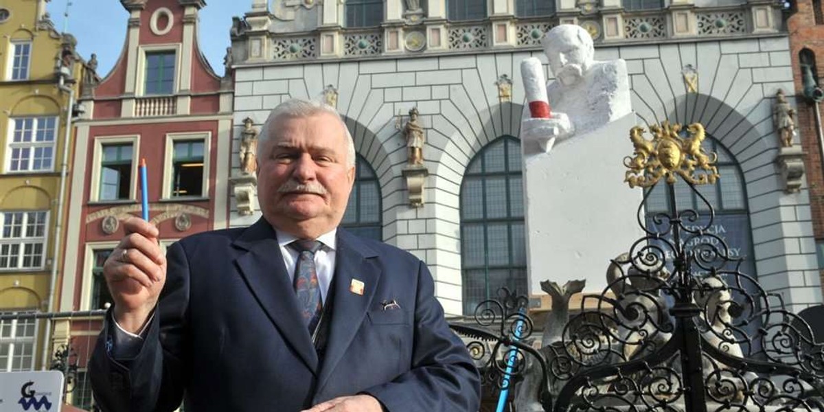 Wałęsa wygryzł rywala z pomnika! Ale na chwilę