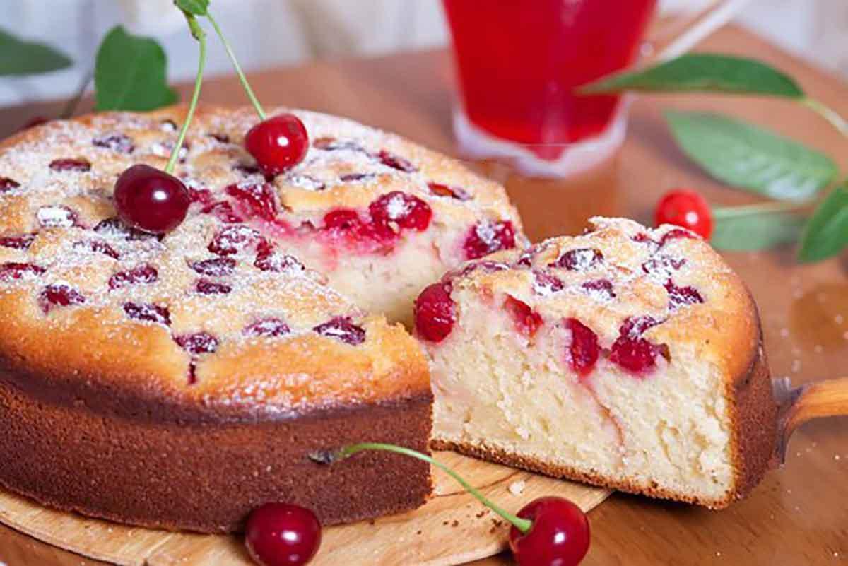 Заливной пирог с вишней на кефире в духовке. Песочный тарт с вишней. Пирог. Рецепты вкусного пирога с вишней. Сладкий пирог.