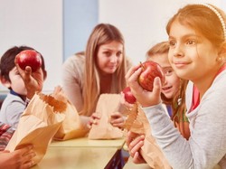 Ruszają rządowe programy nauczania zdrowego życia i żywienia. Czego dzieci się dowiedzą?