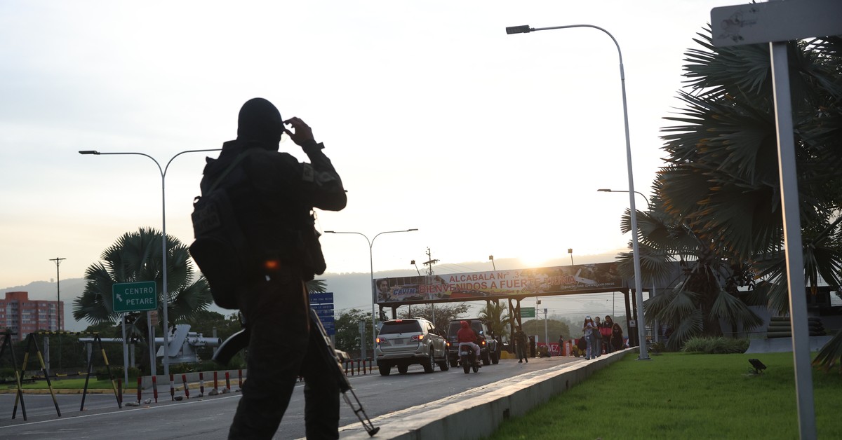 Były dowódca GROM: Rosja patrzy z zazdrością na akcję USA w Wenezueli