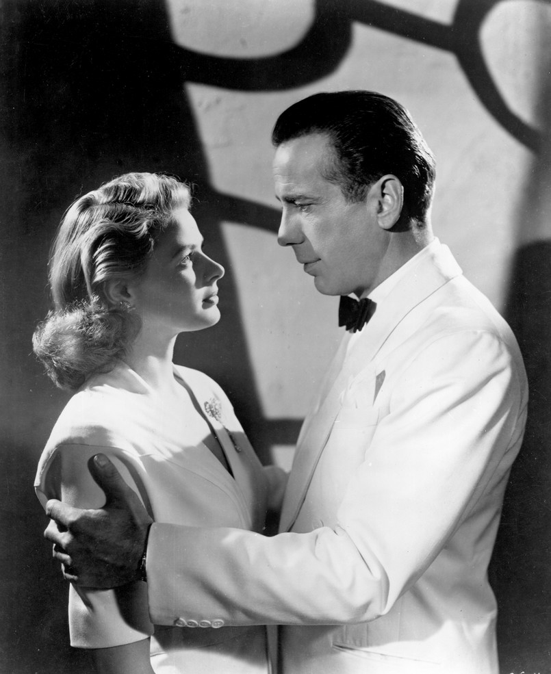 Bergman stała się kolejną – po starszej od niej o 10 lat, również urodzonej Sztokholmie Grecie Garbo – szwedzką aktorką robiącą karierę w Ameryce. Trzy lata po przyjeździe do Stanów Zjednoczonych zagrała, u boku Humphreya Bogarta, pamiętną rolę Ilsy Lund, żony czeskiego działacza ruchu oporu Victora Laszlo i wielkiej miłości właściciela nocnego klubu, Amerykanina Ricka w osadzonym w czasie II wojny melodramacie "Casablanca" w reż. Michaela Curtiza