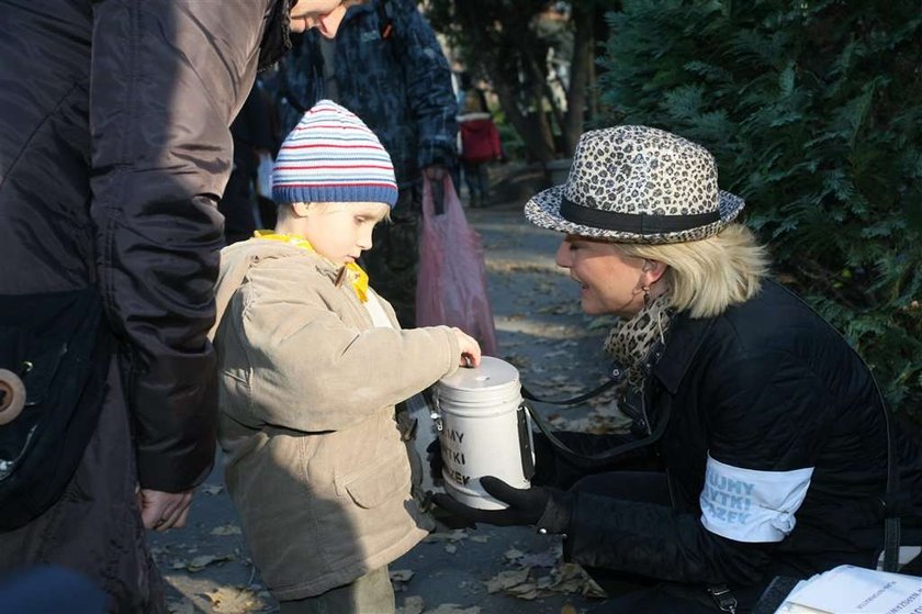 Gwiazdy na cmentarzu. W co się ubrały? FOTO