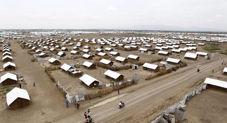 Closure of Kenyan camps will endanger half a million refugees, aid agencies say