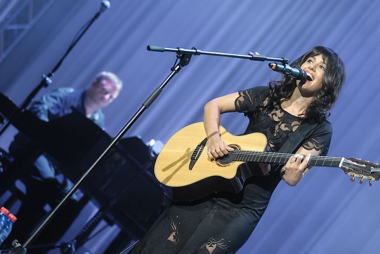 Katie Melua na charytatywnym koncercie w Sali Kongresowej
