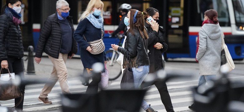 Ziołami i obrazkami... Wysyp szarlatanów leczących z Covid-19