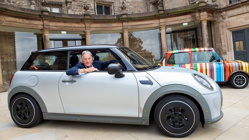 Der MINI STRIP ist das Ergebnis der Kollaboration von MINI und Paul Smith.