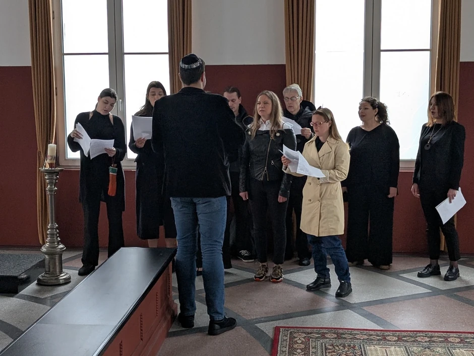 Joma Hašoa je Nacionalni memorijalni dan Izraela, posvećen sećanju na šest miliona Jevreja stradalih u Holokaustu