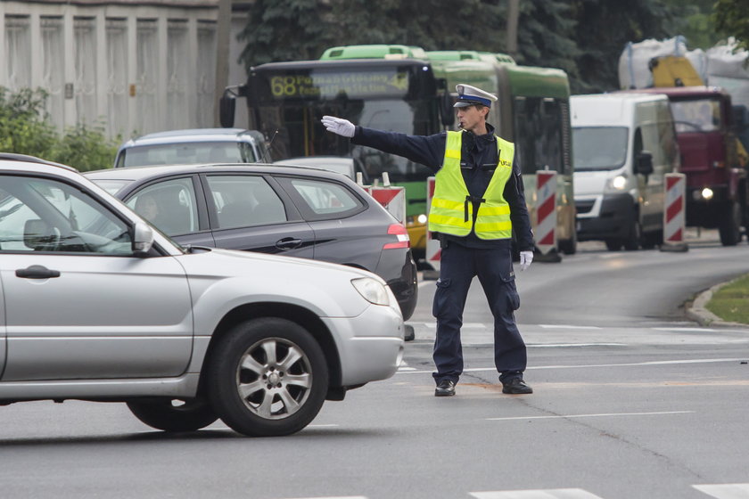 Policjant kierujący ruchem