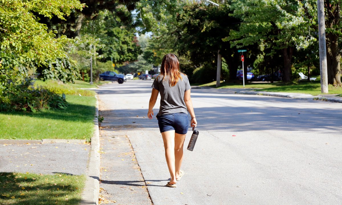 Hot Girl Walk podbija świat wellness. Nowy trend w aktywności fizycznej