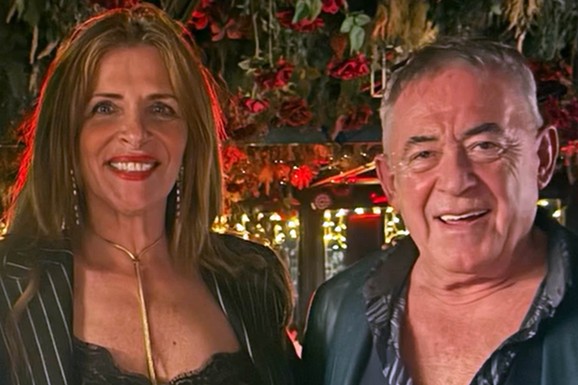 (VIDEO) MIMA KARADŽIĆ U PROVODU SA UDOVICOM SINIŠE MIHAJLOVIĆA Arijana u leopard printu sa čipkom, đuskaju uz Cecin hit: "Hoću da budem luda"