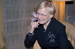 Gwiazda telewizji z czasów PRL zmaga się z bólem. Musiała przejść operację