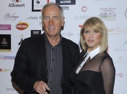 Żona gwiazdora niczym "króliczek Playboya"