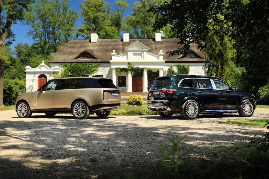 Range Rover LWB P530 First Edition i Mercedes-Maybach GLS 600