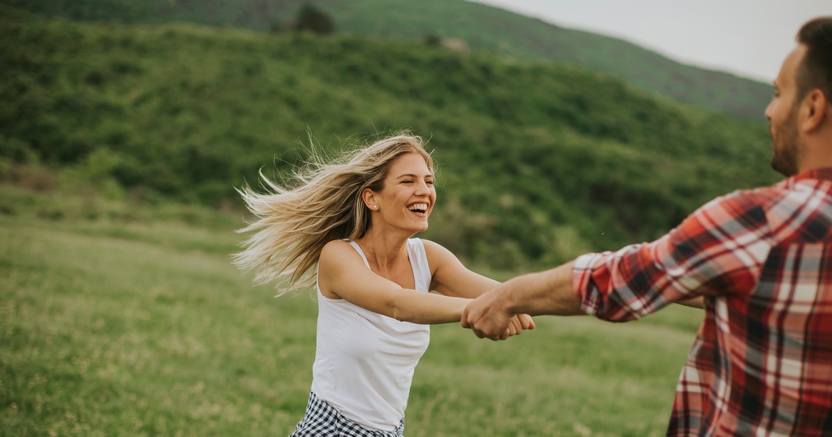 Poppsychologia wmawia nam, iż powinniśmy czuć się szczęśliwi. "W sposób bezwzględny"