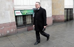 Kontrowersyjny pomysł Pawlaka: Uzbroić uchodźców i wysłać ich z powrotem