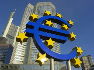 Europejski Bank Centralny podwyższył stopy procentowe dla strefy euro. To kolejny cios dla złotego po gwałtownej obniżce stóp przez RPP