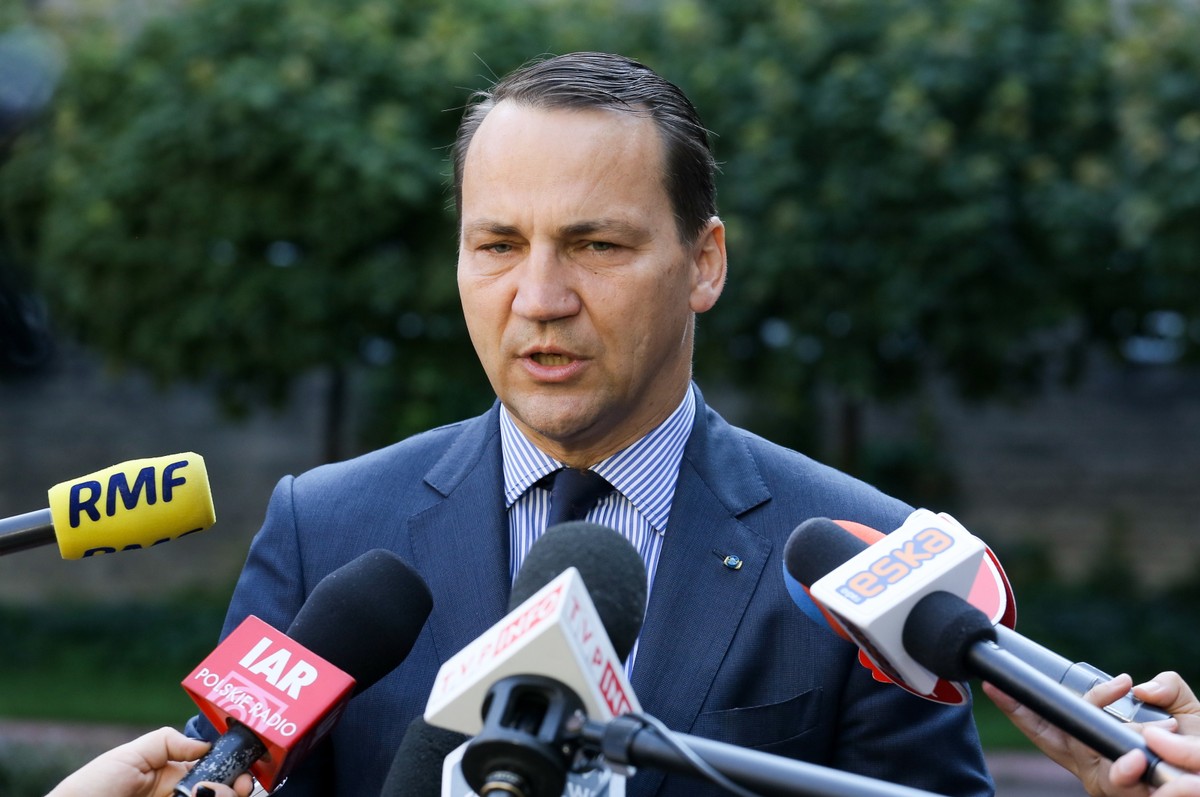 Szef MSZ Radosław Sikorski