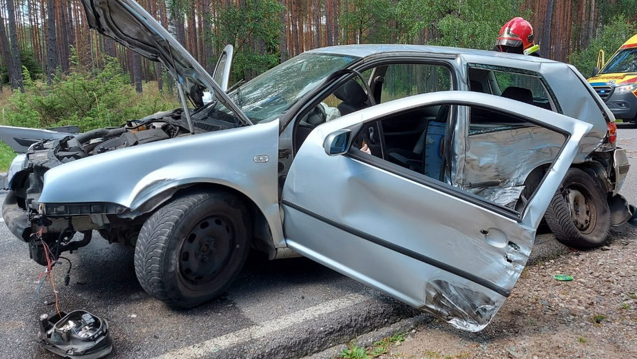 Groźny wypadek pod Szczecinkiem (fot. OSP Gwda Wielka)
