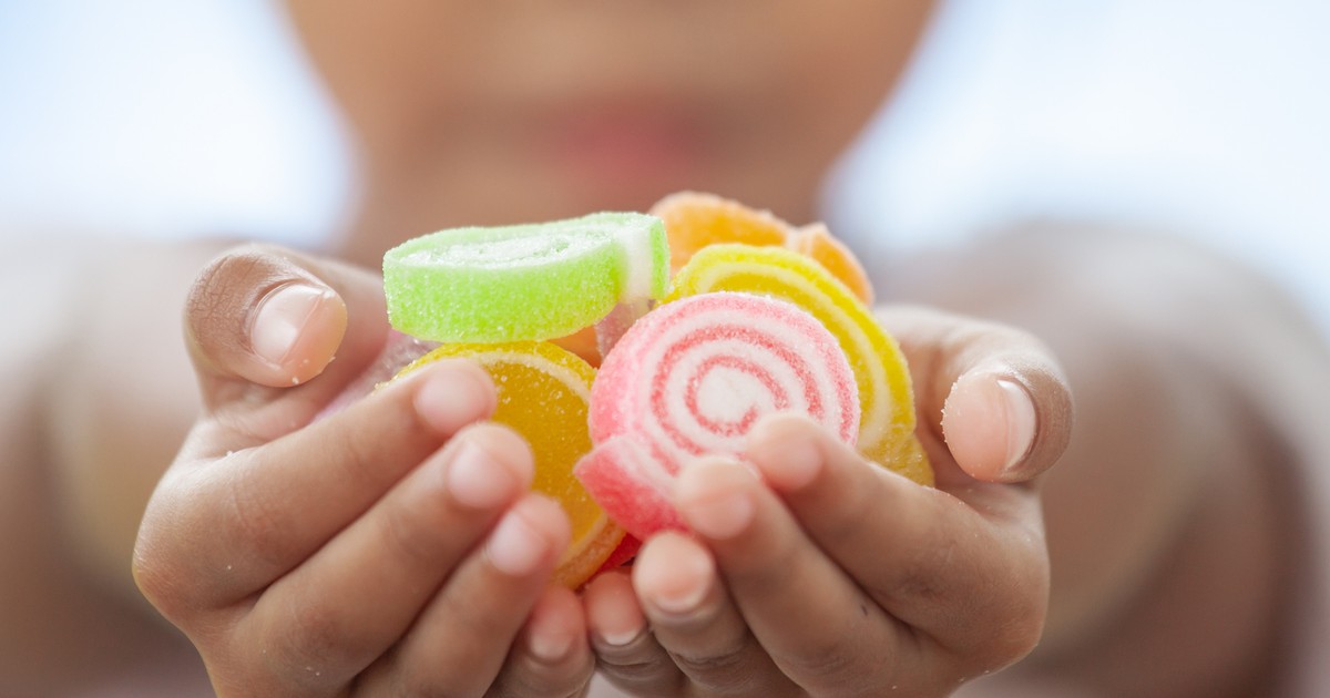 Słodziki zwiększają ryzyko wczesnego dojrzewania u dzieci. Te dwie substancje są szczególnie niebezpieczne