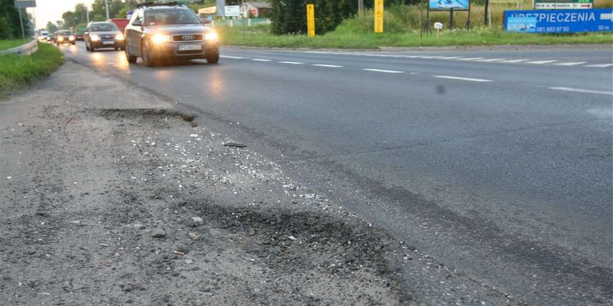 Wojewoda sobie remontuje, a na drogi nie ma