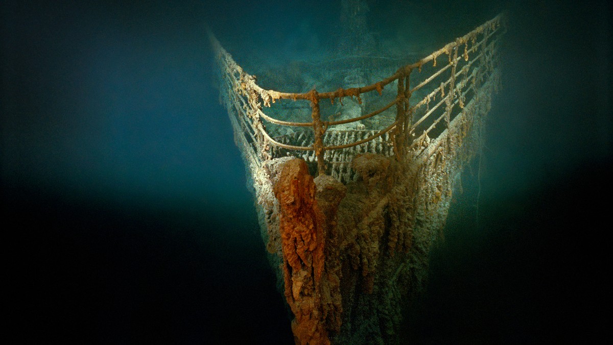 Titanic zatonął w nocy z 14 na 15 kwietnia 1912 r. po zderzeniu z górą lodową. Zginęło ponad 1500 osób, ocalało ok. 700. Wrak statku odnaleziono 1 września 1985 r.