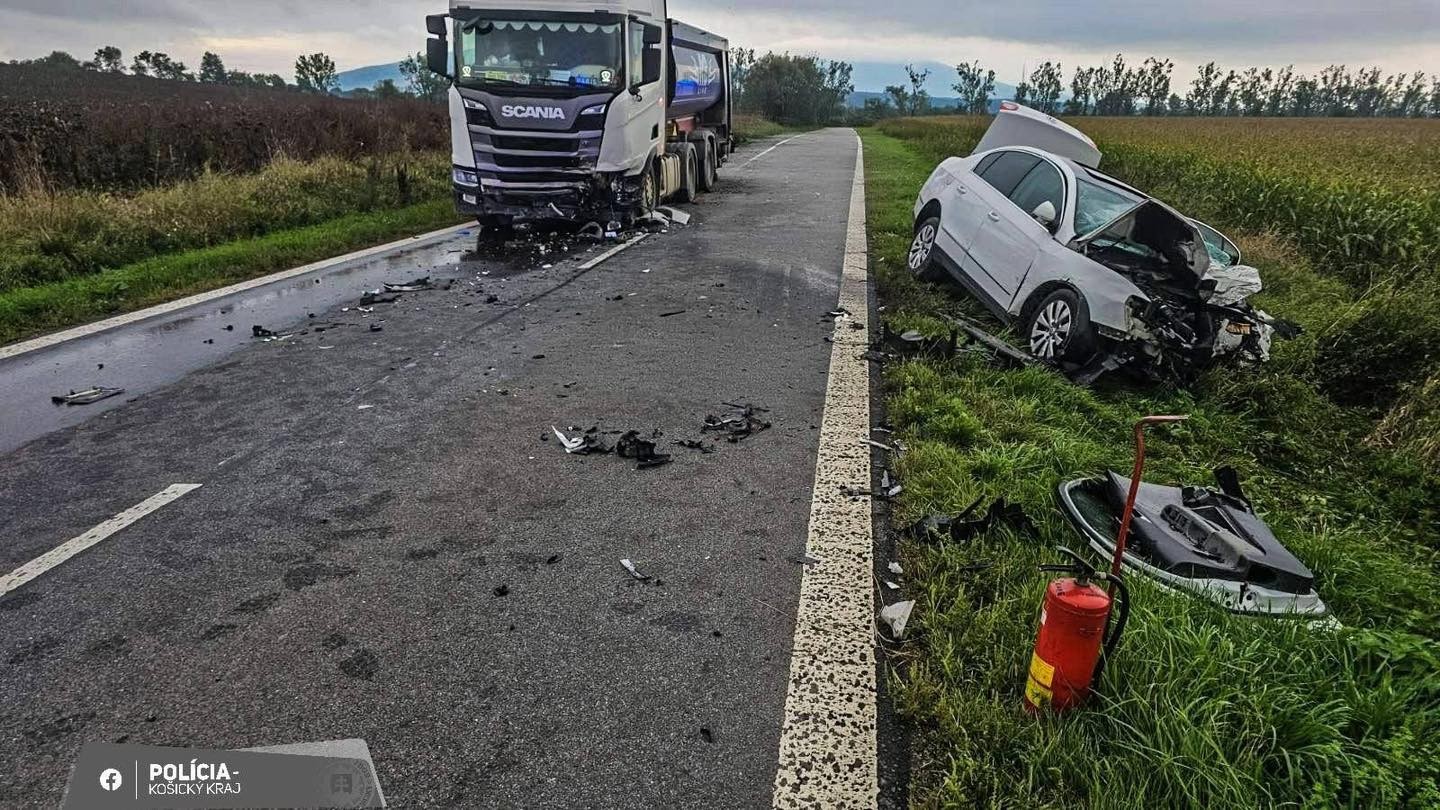 Medzi obcami Ďurkov a Ruskov v okrese Košice-okolie došlo k vážnej nehode. 