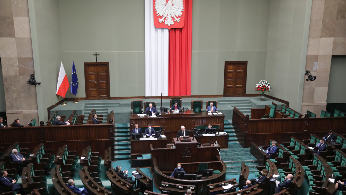 Wybory prezydenckie 2020. Projekt PiS: marszałek Sejmu może przesunąć termin wyborów. Głosowanie 17 maja?
