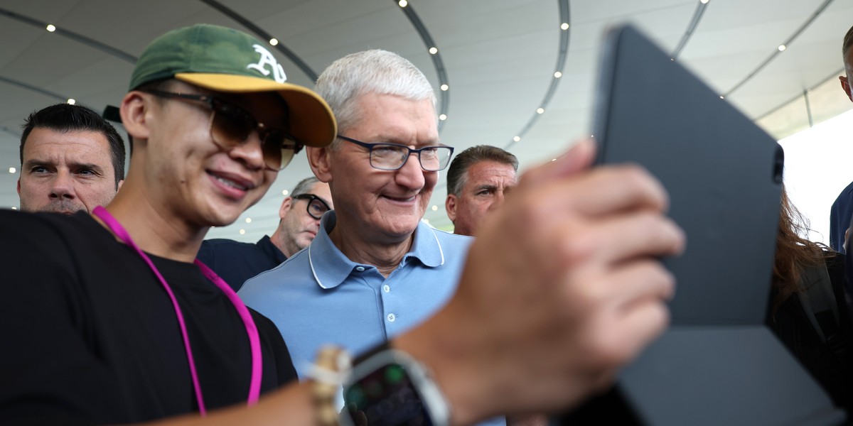 Tim Cook.