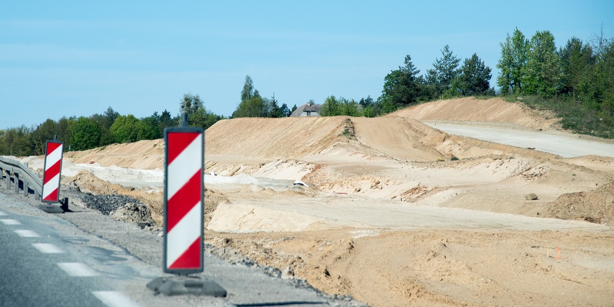 14 maja rząd przyjął projekt ustawy, który ma ograniczyć zatory płatnicze i ukrócić praktyki przedłużania regulowania faktur przez niektóre firmy. 