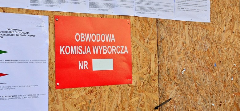 Walka o niezdecydowanych. Duża część wyborców zdecyduje w ostatniej chwili