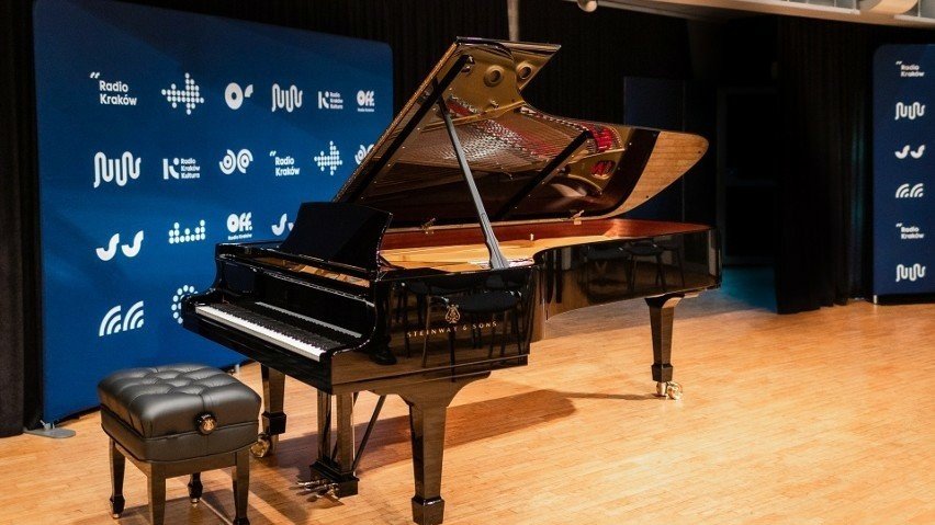 Radio Kraków sprzedało fortepian legendarnej firmy Steinway&Sons