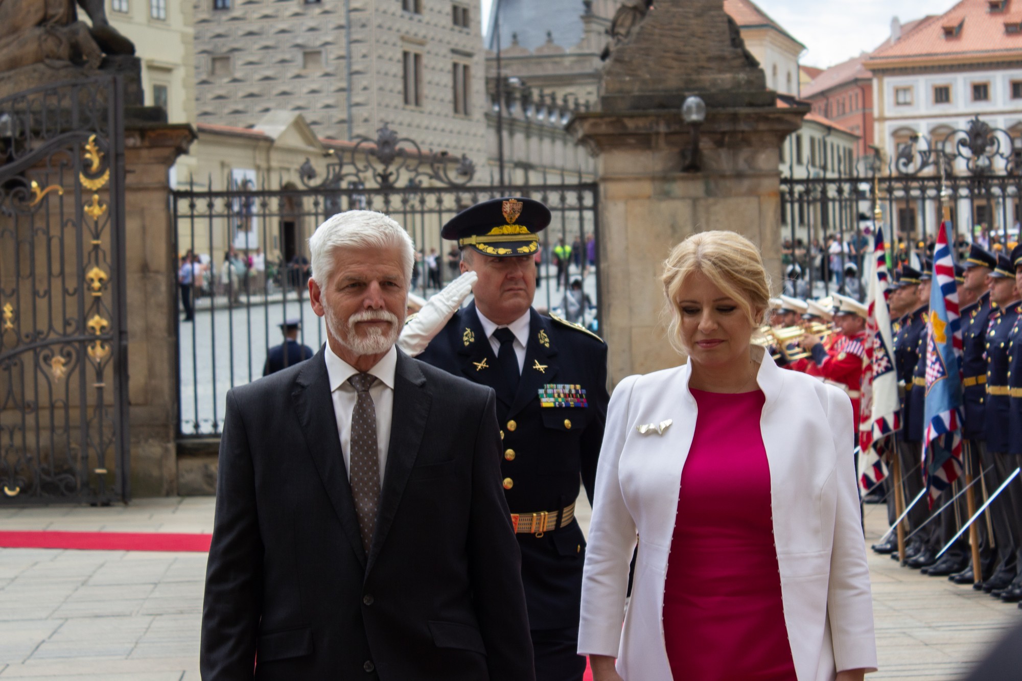 Český prezident Petr Pavel prijal na Pražskom hrade prezidentku SR Zuzanu Čaputovú.