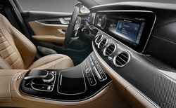 Nowy mercedes klasy E odsłania tajemnice. Koniec z okularami? Zdjęcia