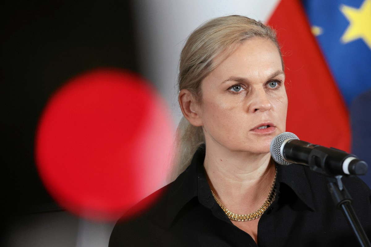 Barbara Nowacka, Nowacka, MEN